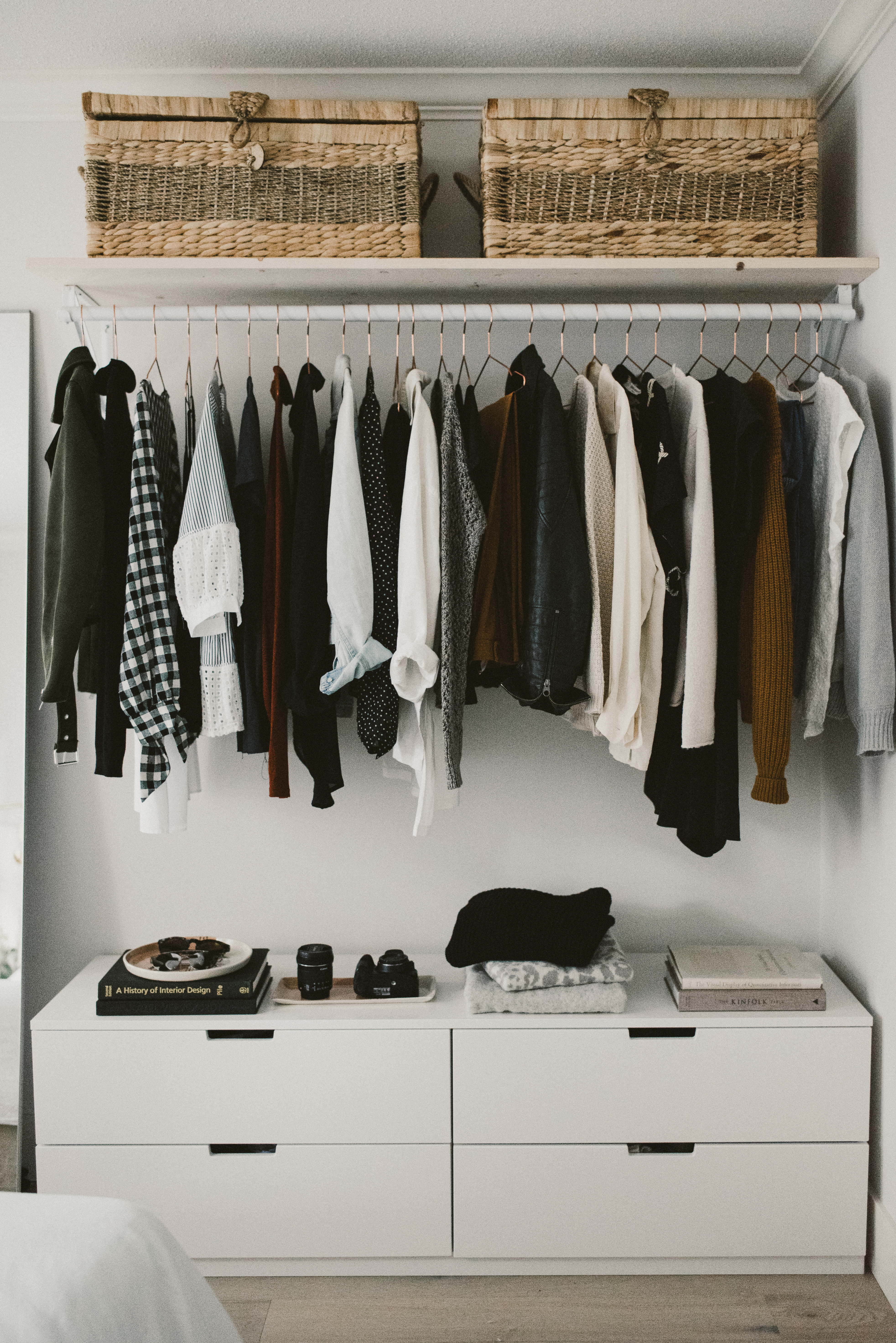 Creative Bedroom Open Closet Ideas with Luxury Interior Design